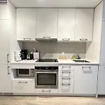 Lovely One Bedroom / Entertainment District P4