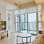 Lovely One Bedroom / Entertainment District P4