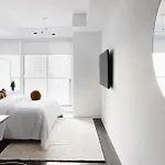 Lovely Suite In Heart Of Downtown Toronto B3