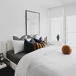 Lovely Suite In Heart Of Downtown Toronto B3