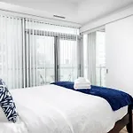 Downtown Toronto Condo Near Cn Tower, Scotiabank Arena, Rogers Centre, Union Station