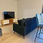 Downtown 2 Bedroom Gem With Free Parking