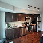 Downtown Toronto Cozy Suite