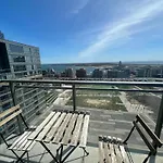 Prime Location - Apartment In Downtown Toronto