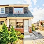 Stunning Home With Large Patio Sundeck