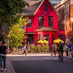 Yorkville Plaza Express Stay