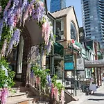 Yorkville Plaza Express Stay
