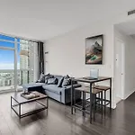 Stylish Suites - Free Parking & Lake View