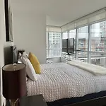 Toronto Downtown Luxurious Stylish 3 Bedroom 3 Bath 2 Balconies Near Rogers Centre Lakeview Condo