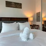 Rivetstays - The Yonge