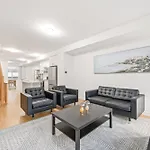 Private Room M A P L E With Attached Full Bathroom In Toronto, On, Canada