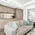 Delightful Condo Beside U Of T - Sleeps 3