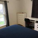 Cozy Apartment Near Victoria Park Station