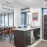 Large 2Br On Bay Street 4 Beds With Balcony