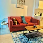 Elegant Condo Near Eaton Centre Mall