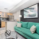 1Bd Townhome Walk To Lake!