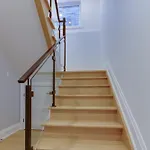 Luxury House In Scarborough