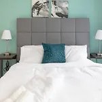 York Suites 1