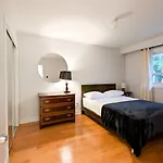 Bright Cozy Home In Scarborough, Toronto!