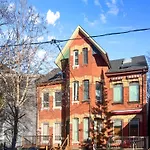 Historic Old Victorian With Deck And Parking