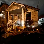 3Bed Bungalow,Full Privacy,Free Parking, Late Checkin Possible