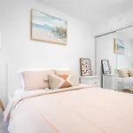 Work And Relax In Our 1Br Dt