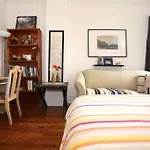 Private 3 Bedroom Apartment In Downtown Toronto