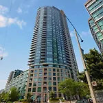 2 Bedroom Apartment With Pool & Free Parking