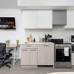 Sunset View Studio By Eaton Centre