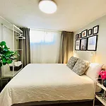 Cozy Basement Room-Private Bath - Near Subway Line 1 - Toronto