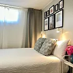 Cozy Basement Room-Private Bath - Near Subway Line 1 - Toronto
