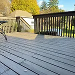 3 Bdr Home And Bsmt With Parking In Swansea High Park