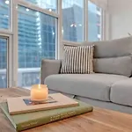 Rogers Center And Cn Tower 2Br 2Bth Apt With Parking Dt