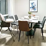 Cozy And Spacious Vacation Home In Toronto