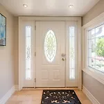 Luxury 3 Bedroom Toronto Villa