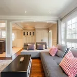 Luxury 3 Bedroom Toronto Villa