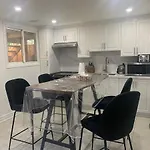 2-Bedroom Entire Suite In Toronto- Free Parking!