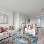 Elegant 3Br Condo W Parking In Toronto