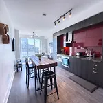 Comfort Front Suites Cn Tower View & Free Parking