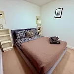 Charming 4Br Downtown Townhome Near Cn Tower Free Parking