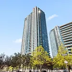 Luxury Downtown Condo With Cn Tower Views, Pool Access, Gym, Accommodates 4,Free Parking Upon Request At Booking