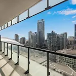 3-Bedroom Apartment In The Heart Of Downtown Toronto Walk To Shops And Attractions