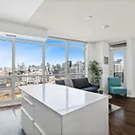 2 Bedroom Suite With Amazing Views, Pool And Free Parking