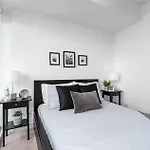 Downtown Deluxe Suite