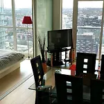 Pelicanstay In Toronto Entertainment District