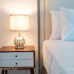 Altitude Suites Bellamond Yorkville - Holiday Bonus - Free Food And Free Parking