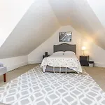 Elliott House Bed & Breakfast