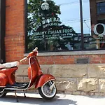 Applewood Suites - King & Spadina