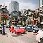 Luxury Executive In Yorkville