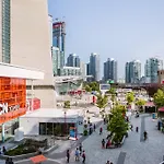 Luxury Executive In Yorkville